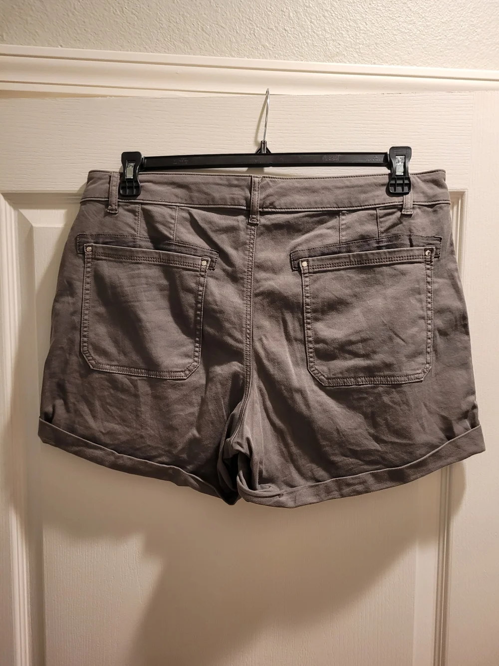White House Black Market Women's Green Pret-a-Play Shorts 12 - Picture 3 of 3